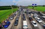 Ăn theo cao tốc, sân bay: Chen nhau đi công chứng mua đất